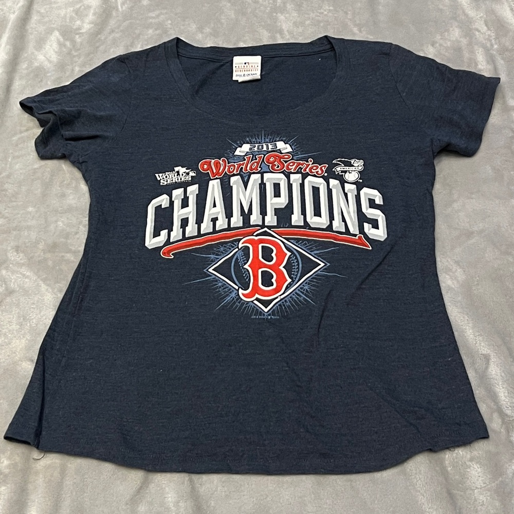 2013 Boston Red Sox World Series Series tee. Women size L.